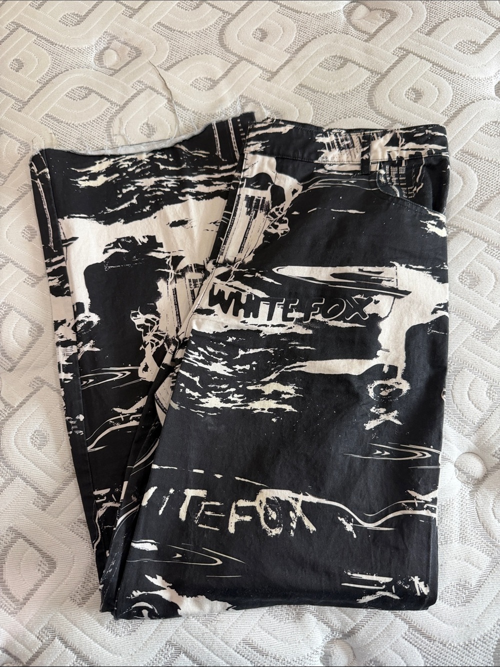 Women's White fox pants in M